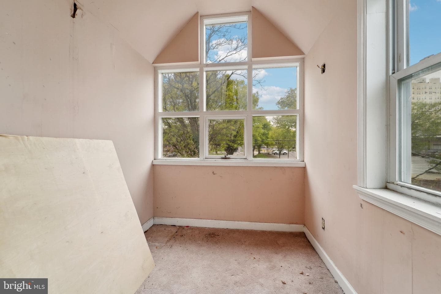 1602 Bolton Street photo 25