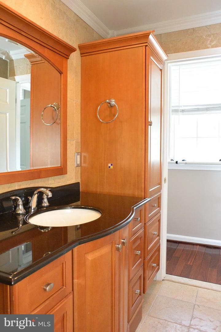 701 Sharp Street photo 35