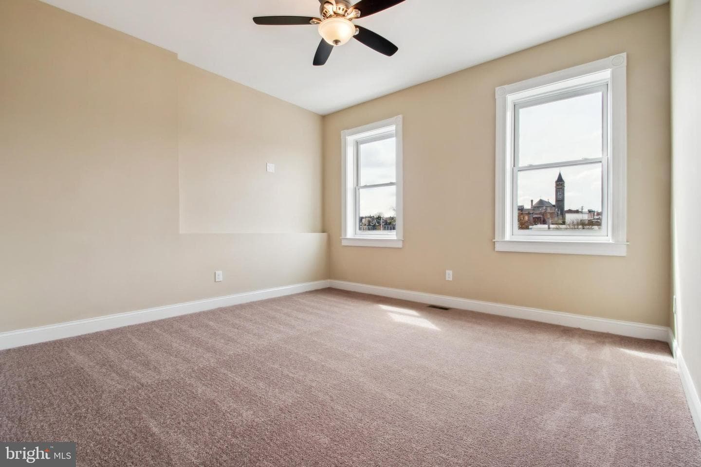 1505 N Broadway photo 13