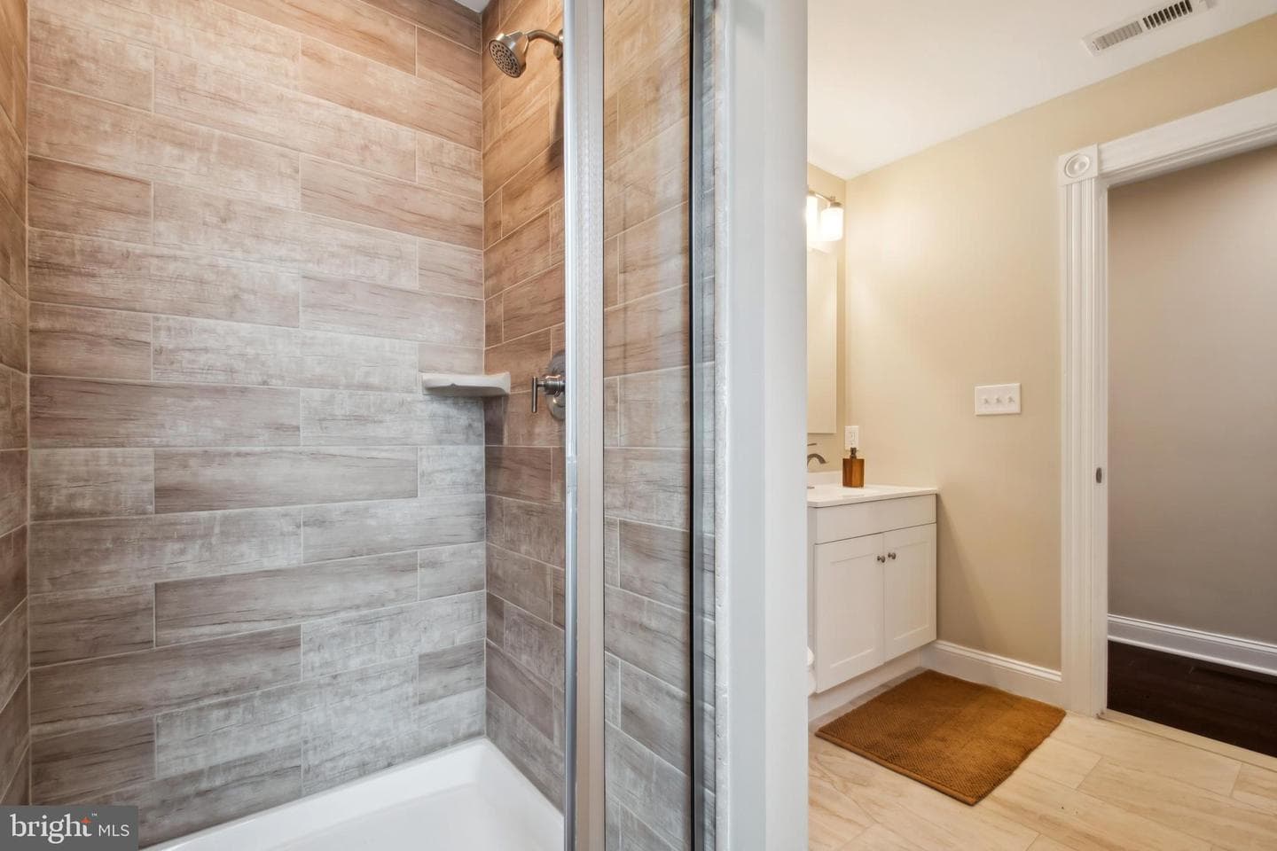 1505 N Broadway photo 21