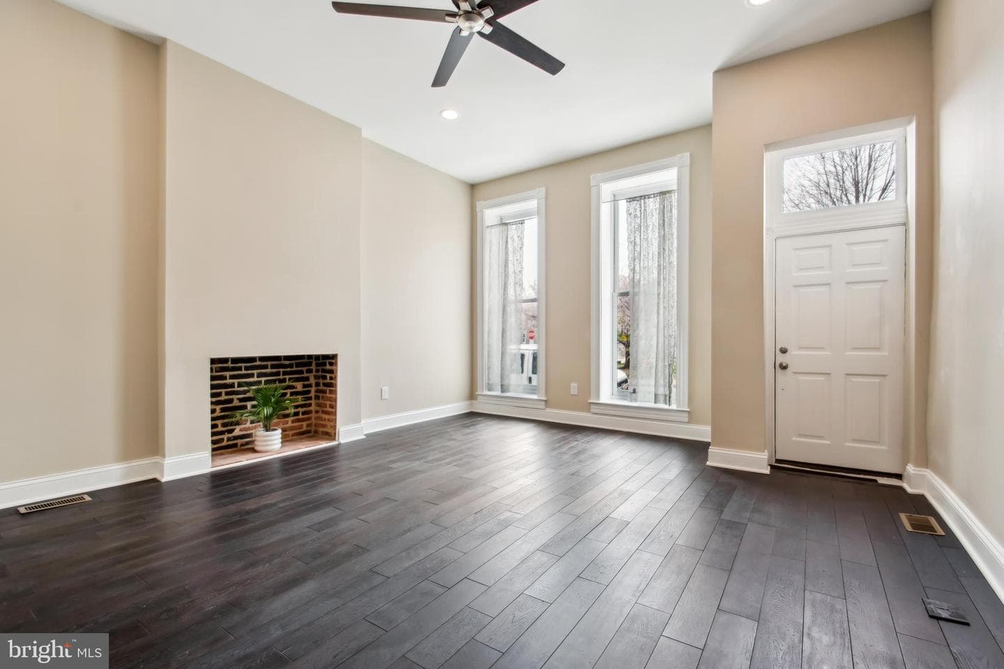 1505 N Broadway photo 6