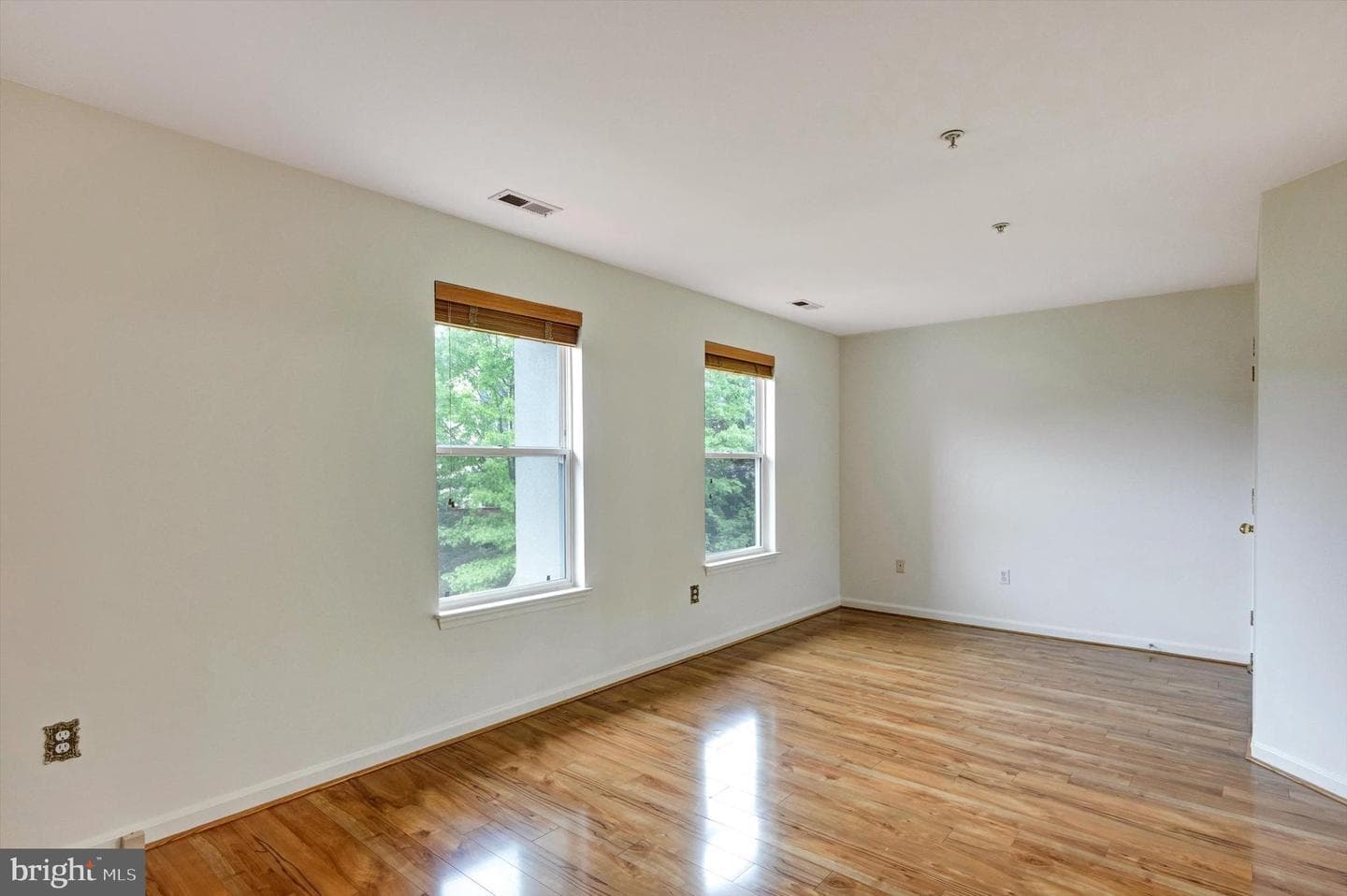 5221 Tabard Court photo 4