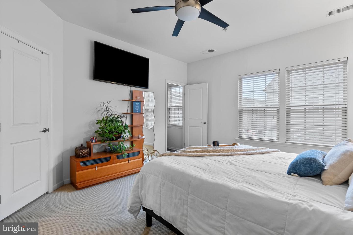 834 Oldham Street photo 32