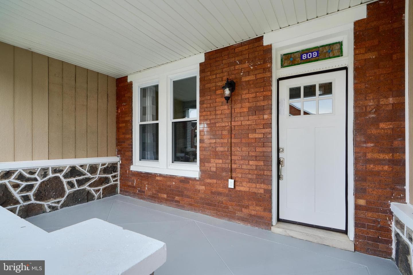 809 Oldham Street S photo 2