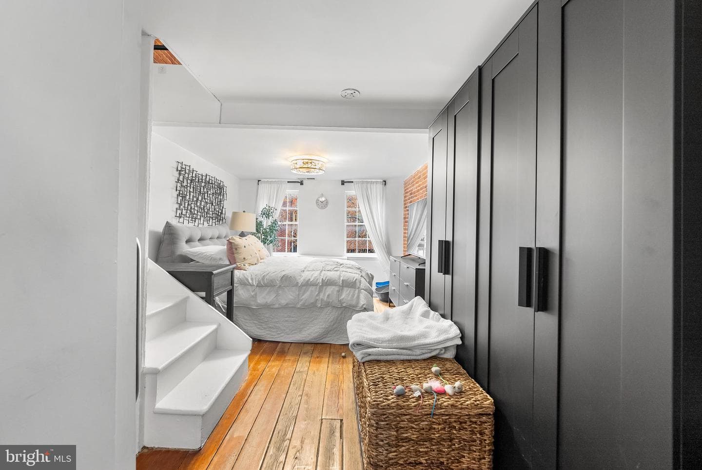 1812 Lancaster Street photo 10