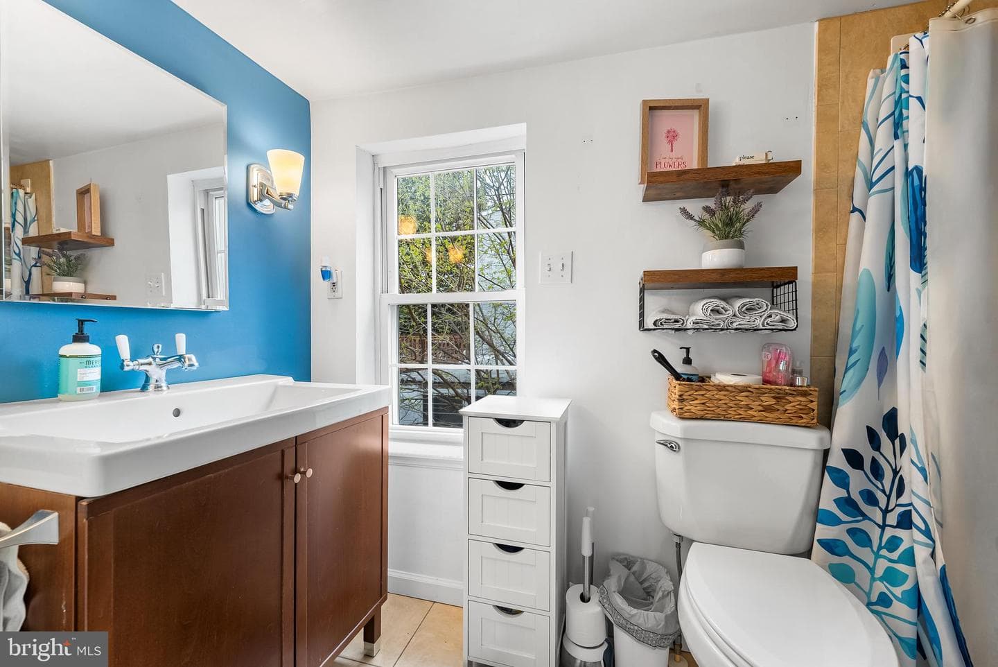 1812 Lancaster Street photo 17