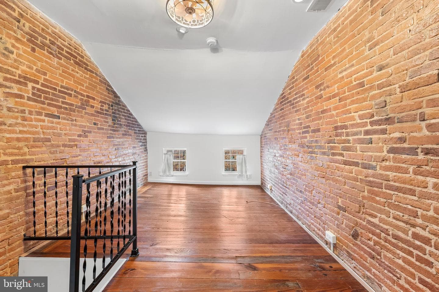 1812 Lancaster Street photo 22