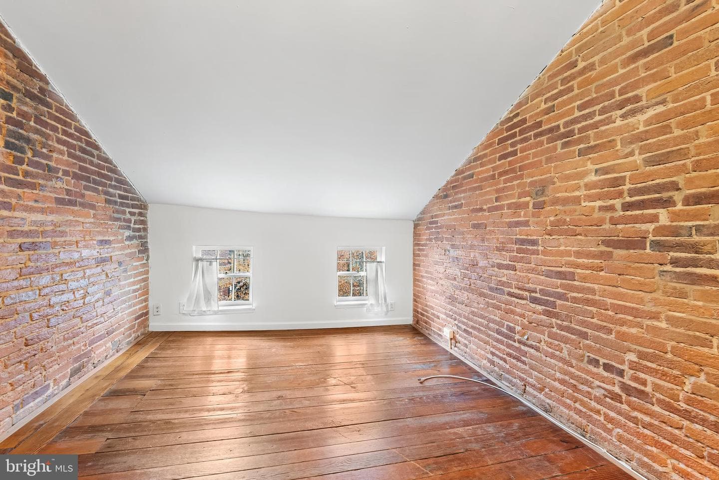 1812 Lancaster Street photo 23
