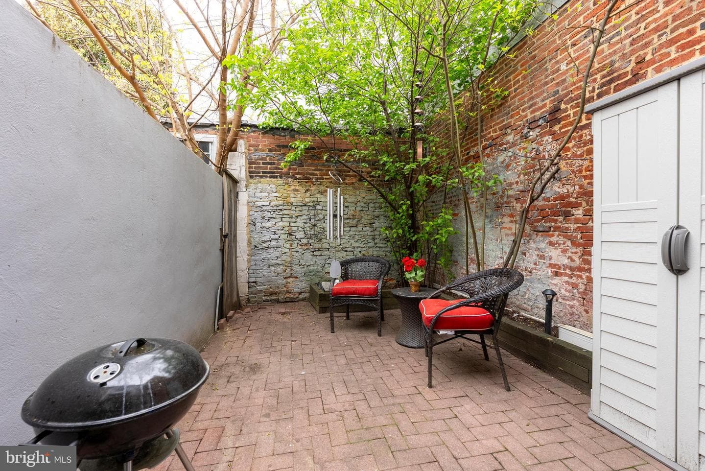 1812 Lancaster Street photo 26