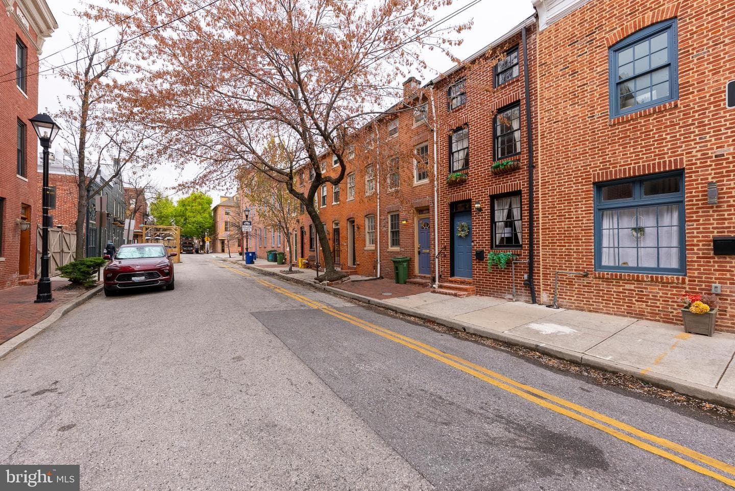 1812 Lancaster Street photo 31
