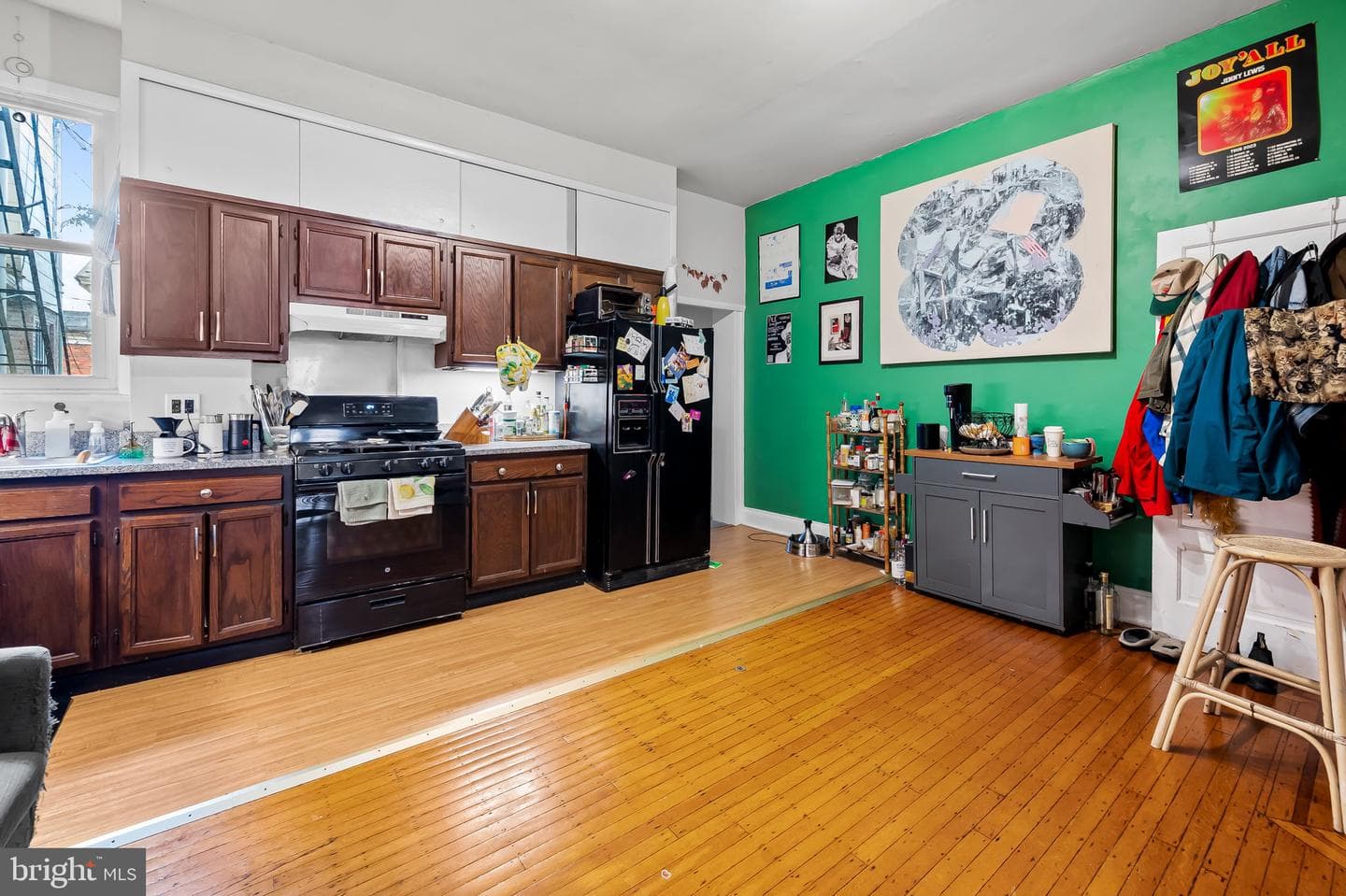 2820 Saint Paul Street photo 36