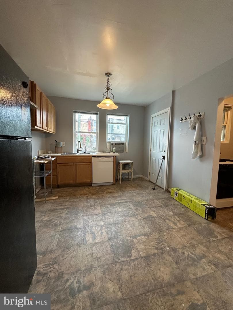 2261 Sidney Avenue photo 17
