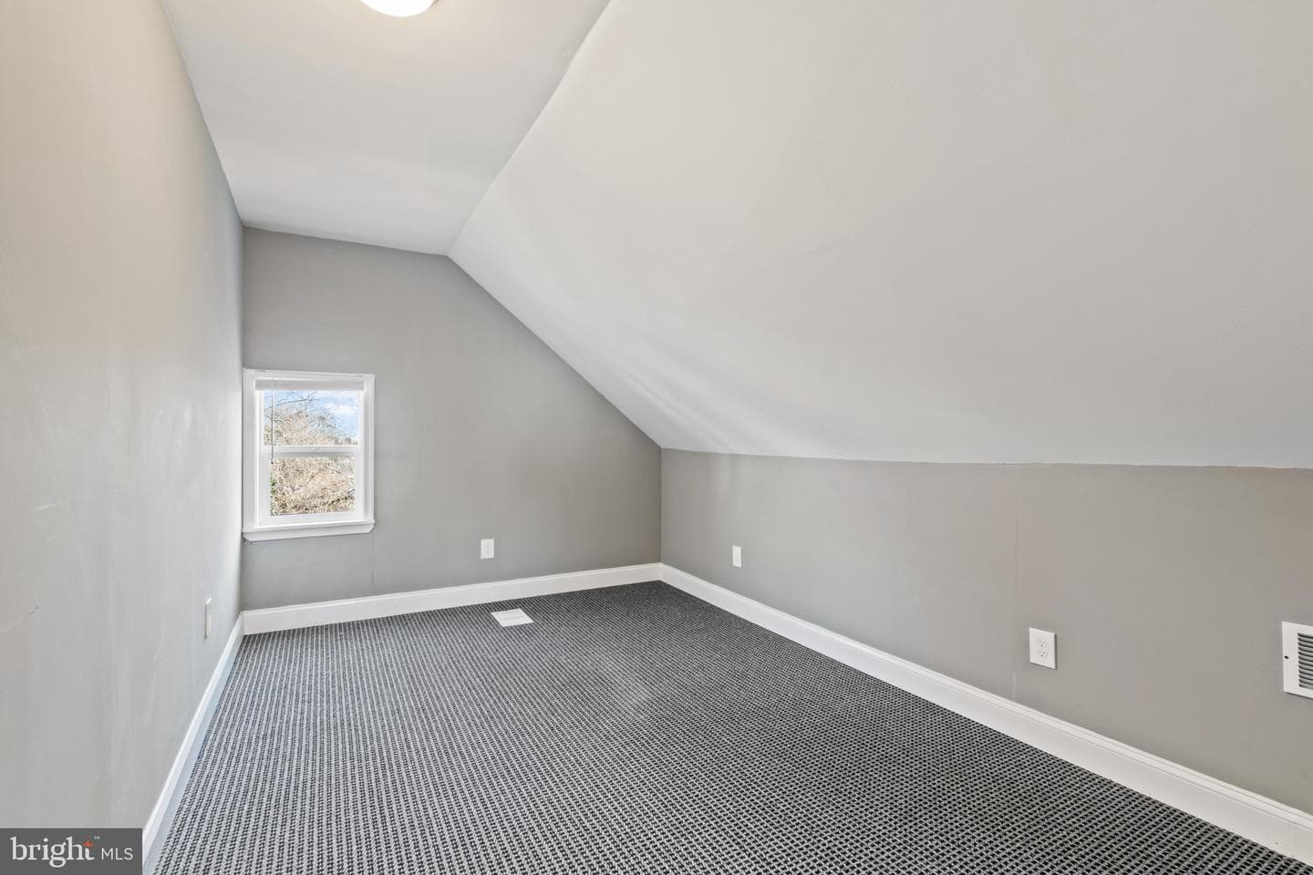 4811 Laurel Avenue photo 11