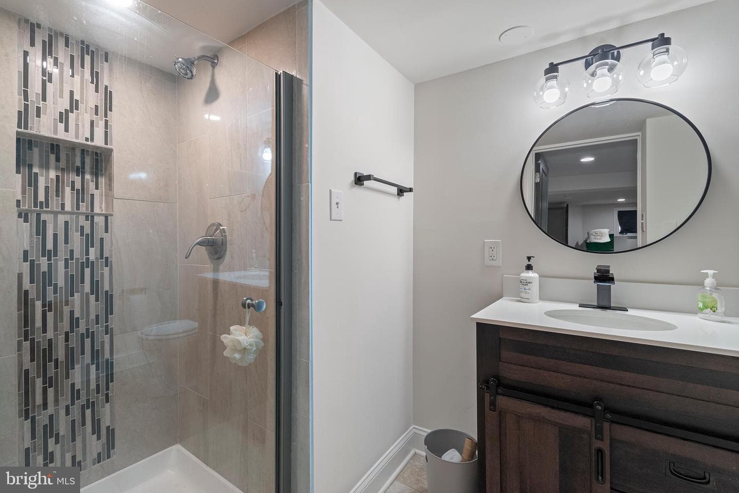 3808 Barrington Road photo 22