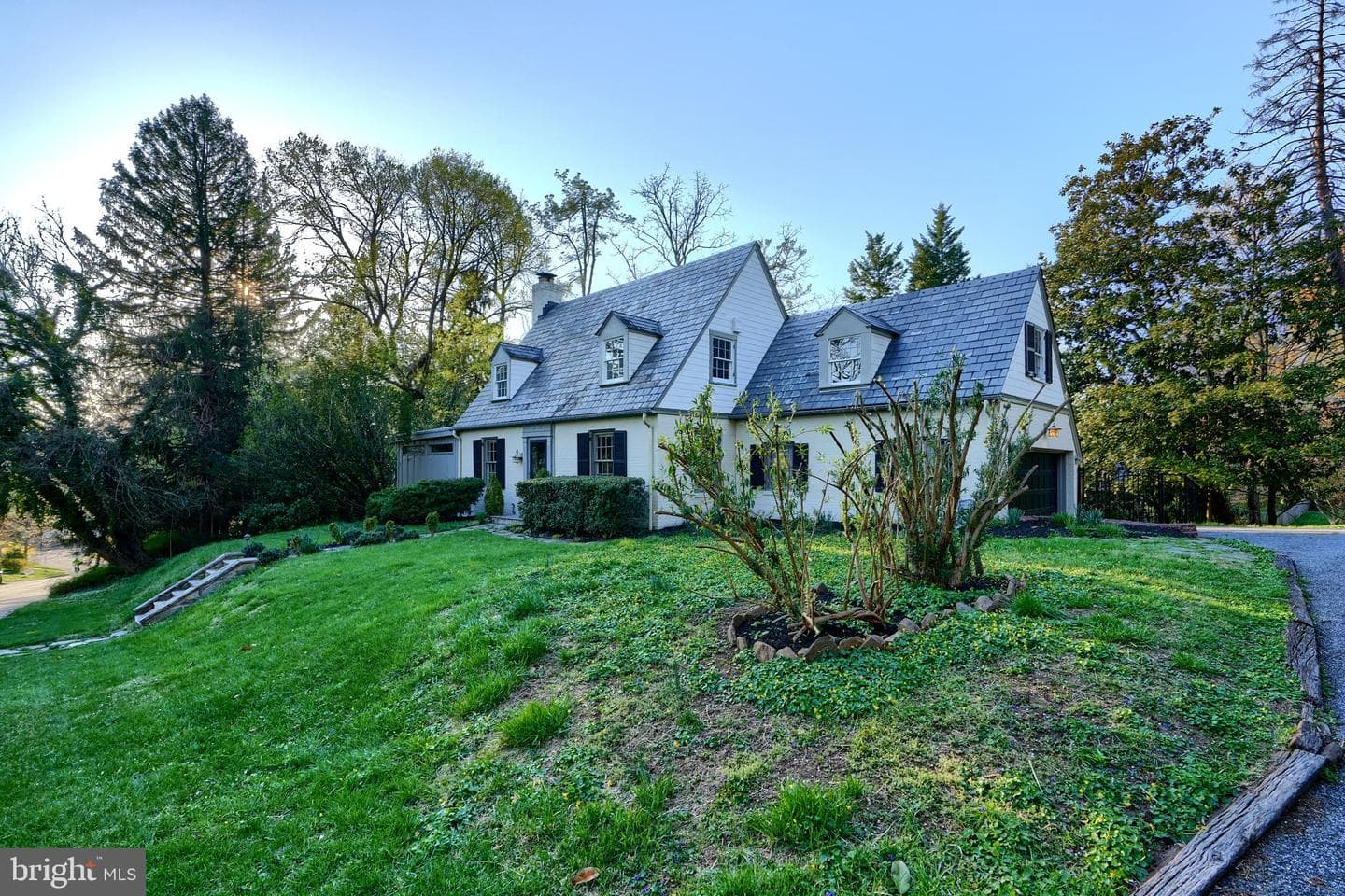 1122 Bellemore Road photo 1