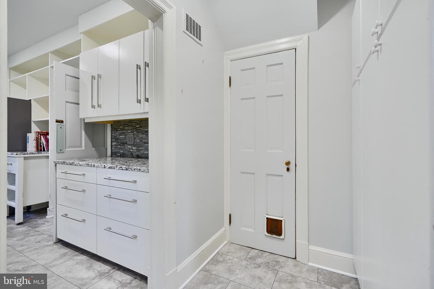 1122 Bellemore Road photo 16