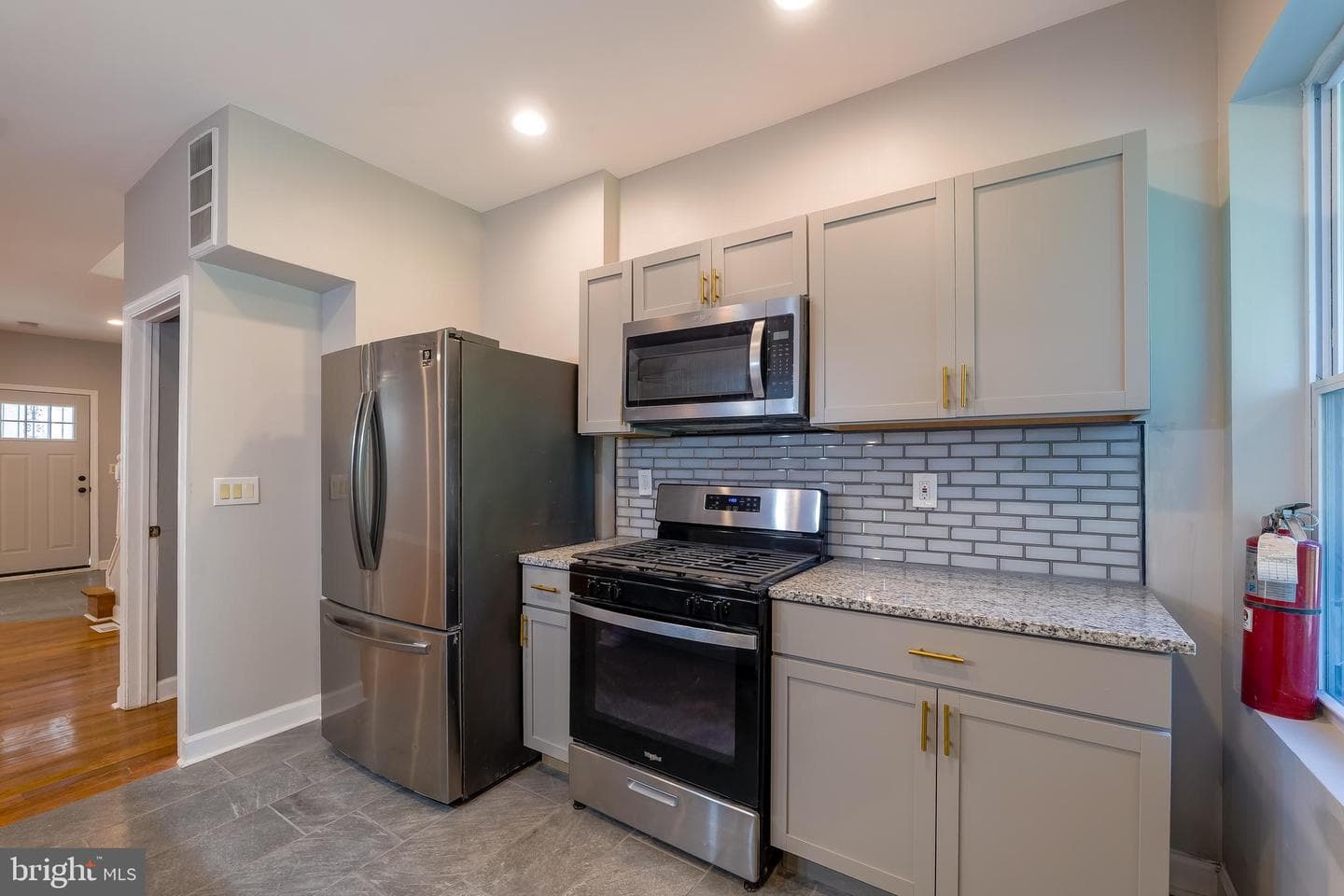 3410 W Franklin Street photo 5