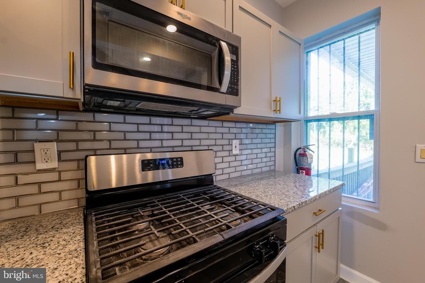 3410 W Franklin Street photo 8