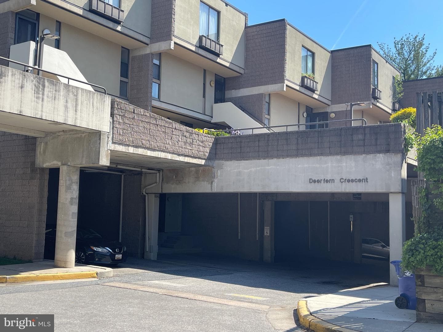 2223 Deerfern Crescent photo 3