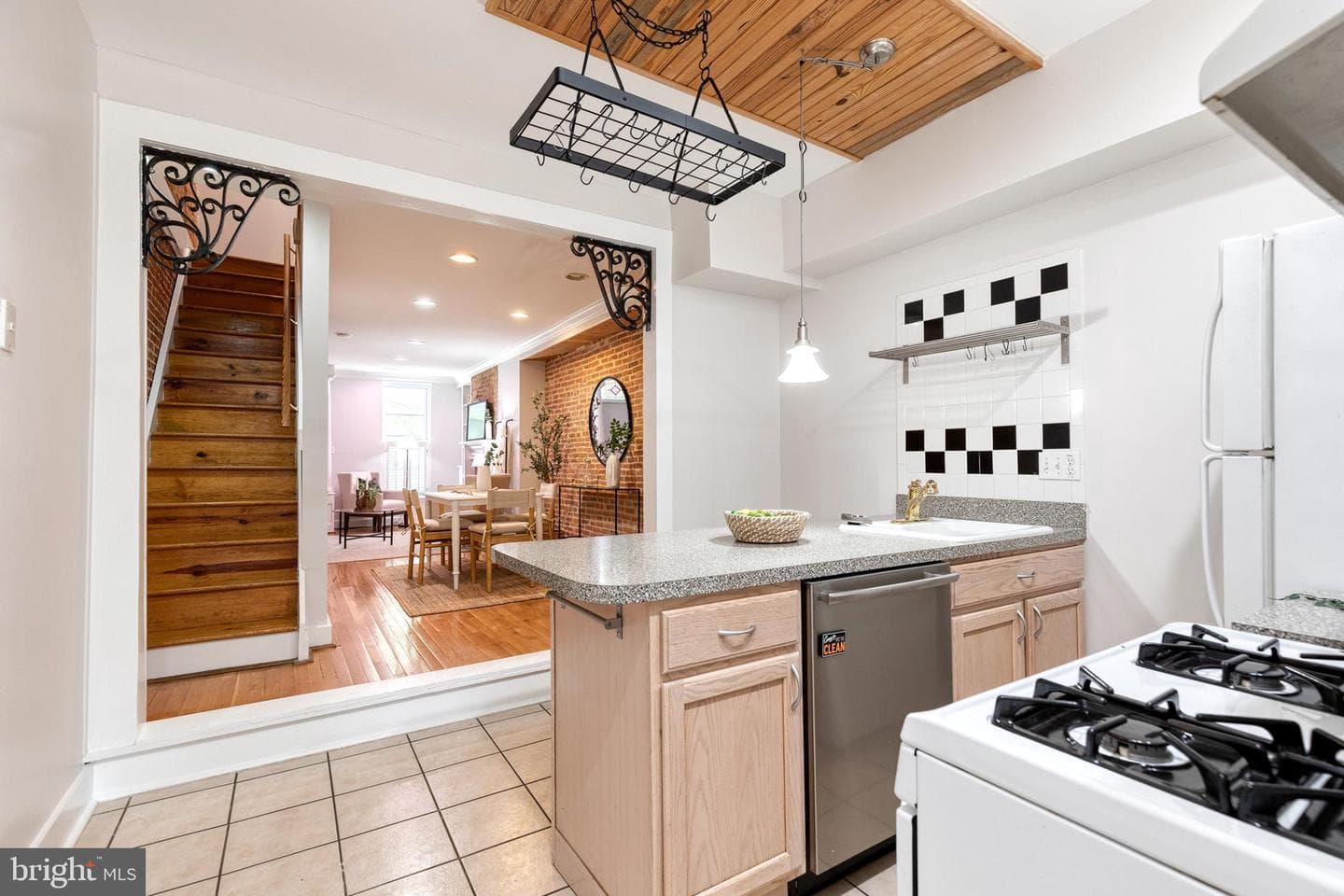 1538 S Hanover Street photo 14