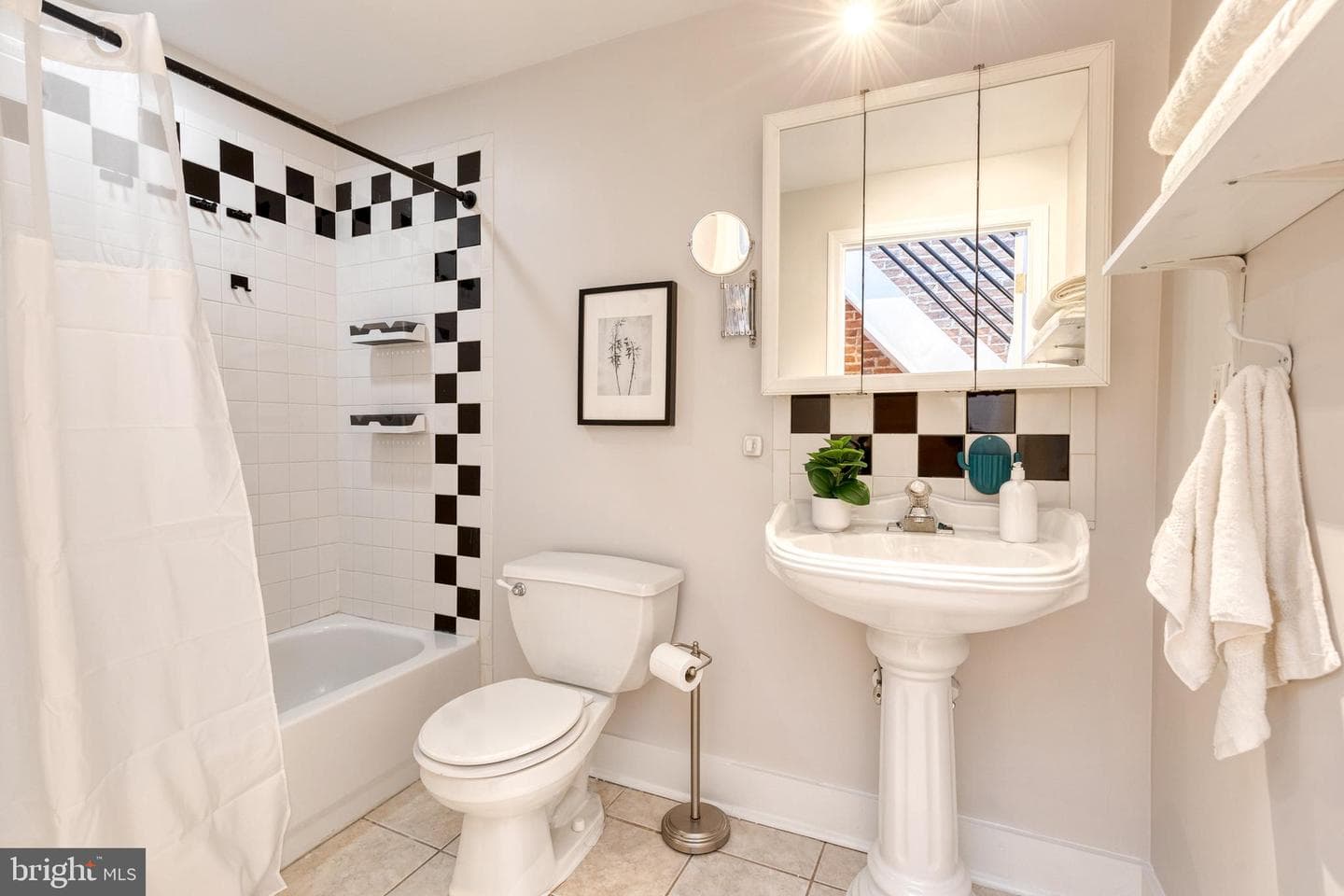 1538 S Hanover Street photo 27