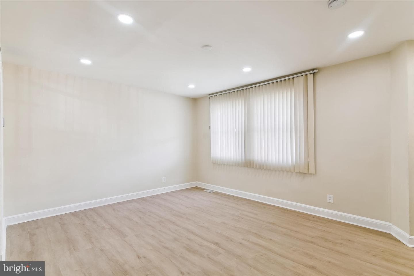 3312 Royce Avenue photo 4