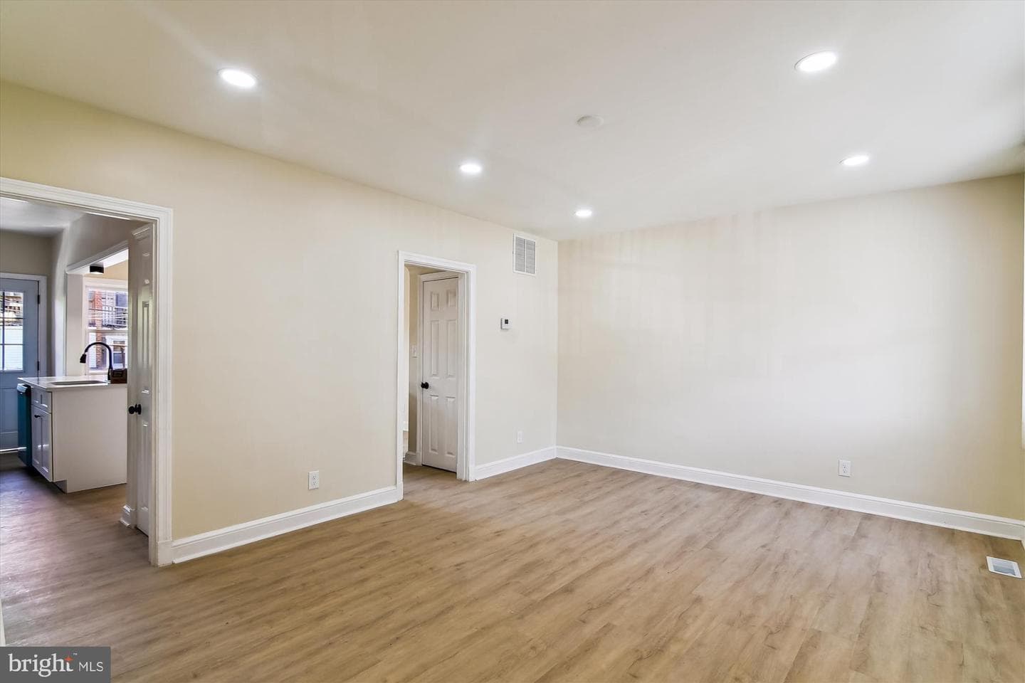 3312 Royce Avenue photo 9