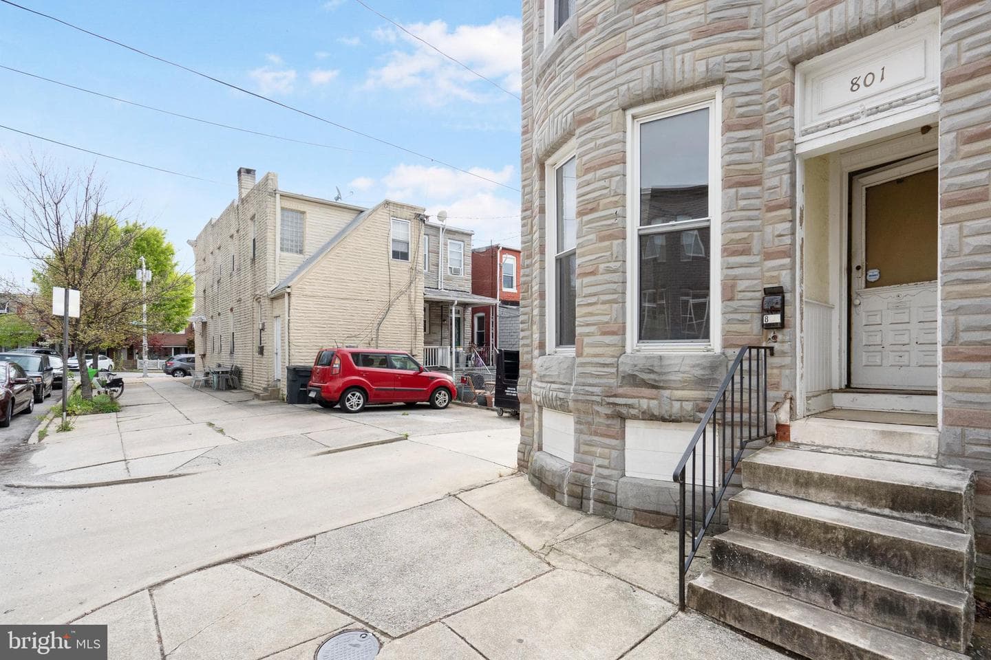 801 W 35th Street photo 4
