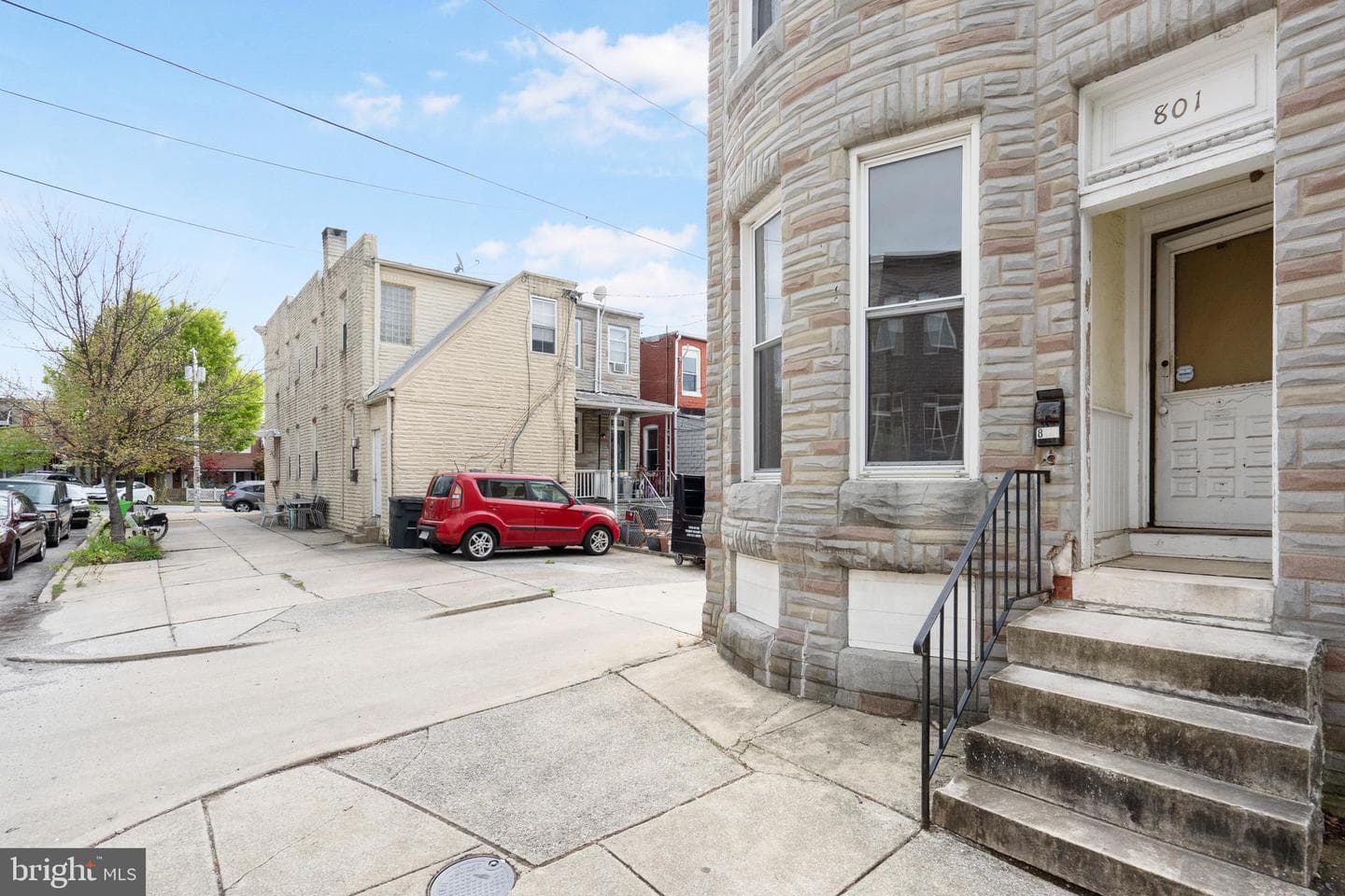 801 W 35th Street photo 5