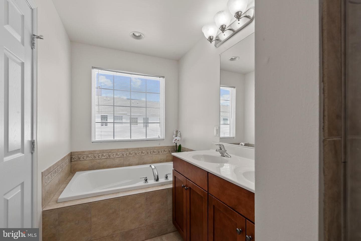 830 Ryan Street photo 15