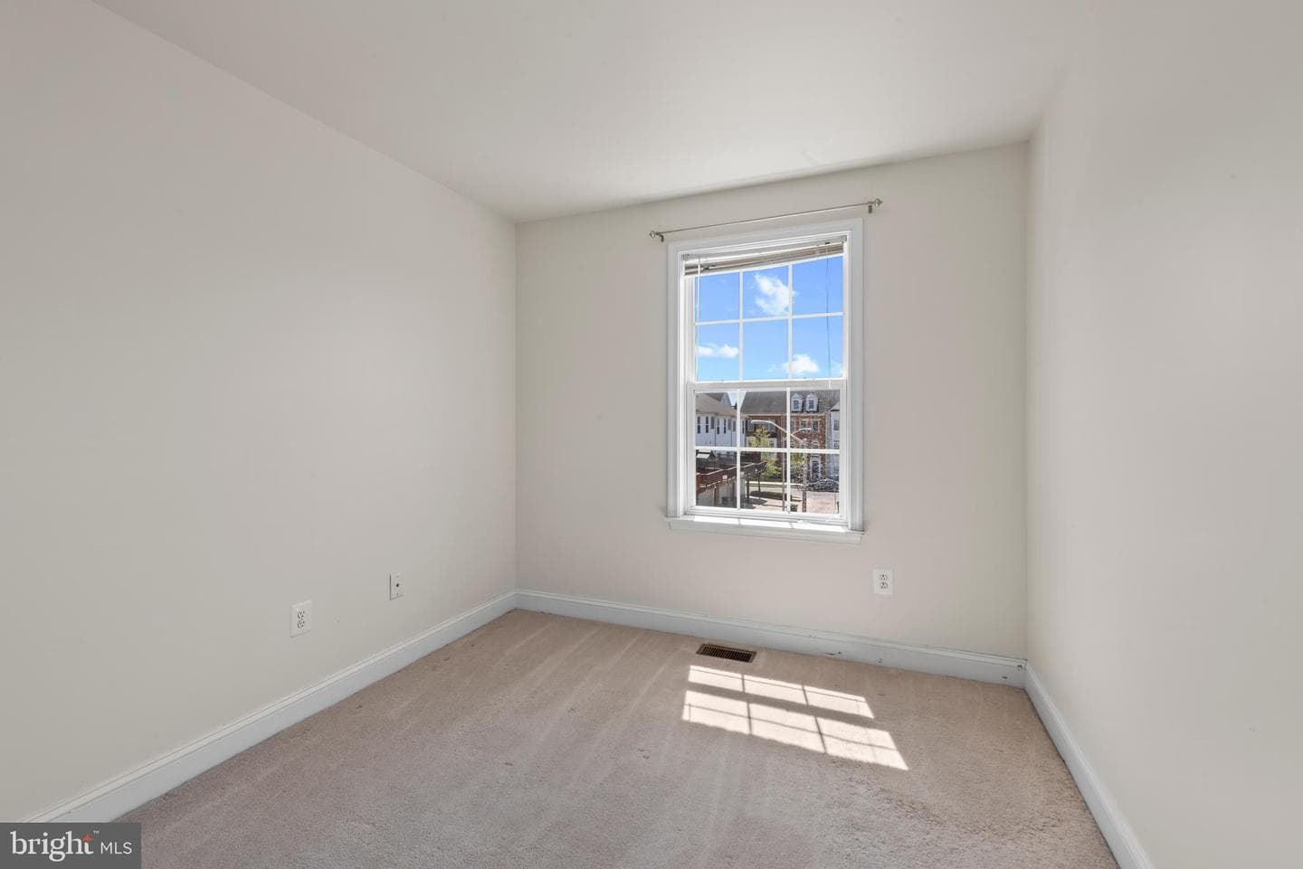 830 Ryan Street photo 18