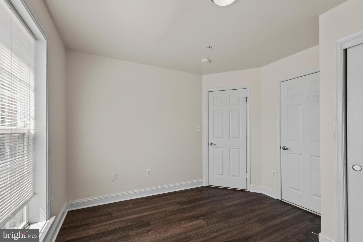 830 Ryan Street photo 4