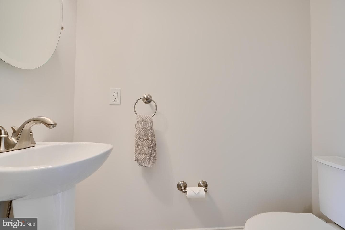 408 Grundy Street photo 10