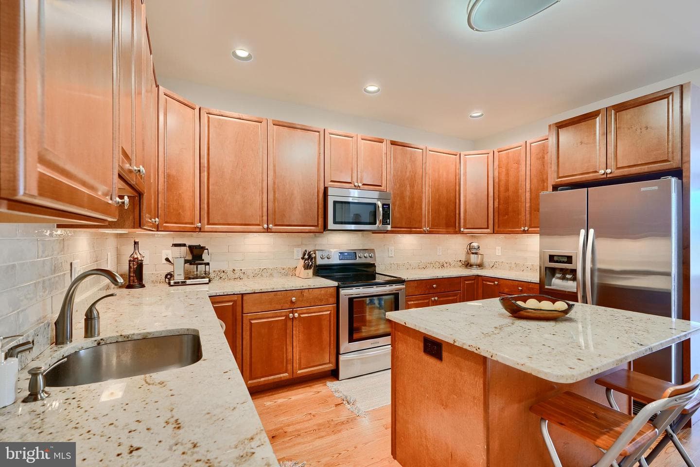 408 Grundy Street photo 20