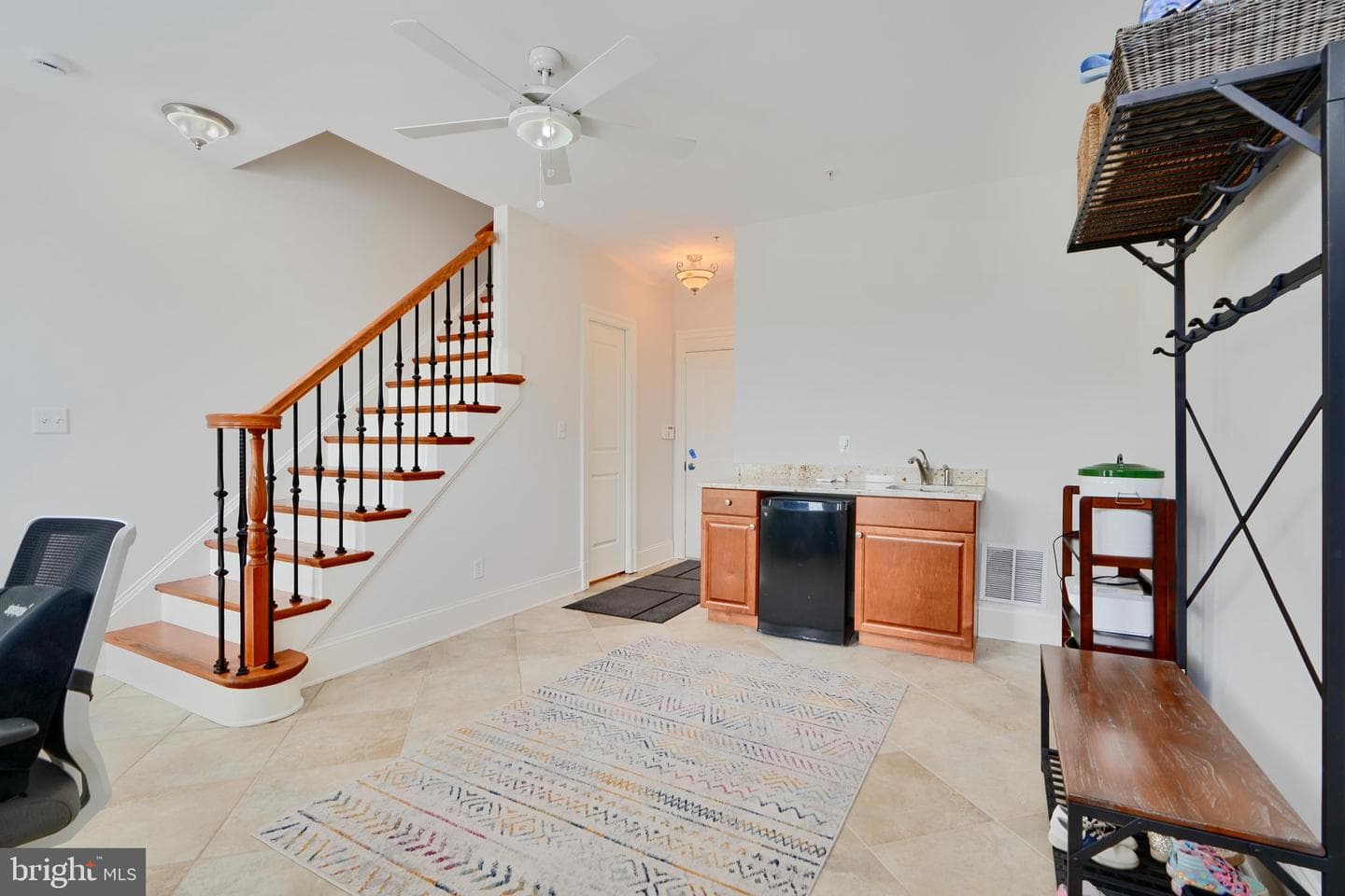 408 Grundy Street photo 6
