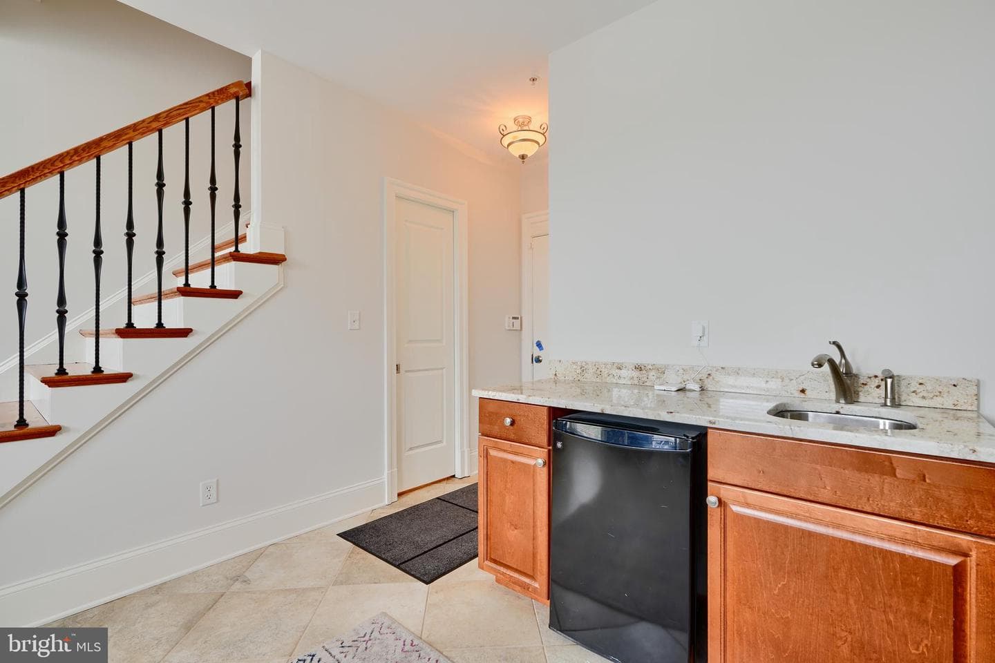 408 Grundy Street photo 7