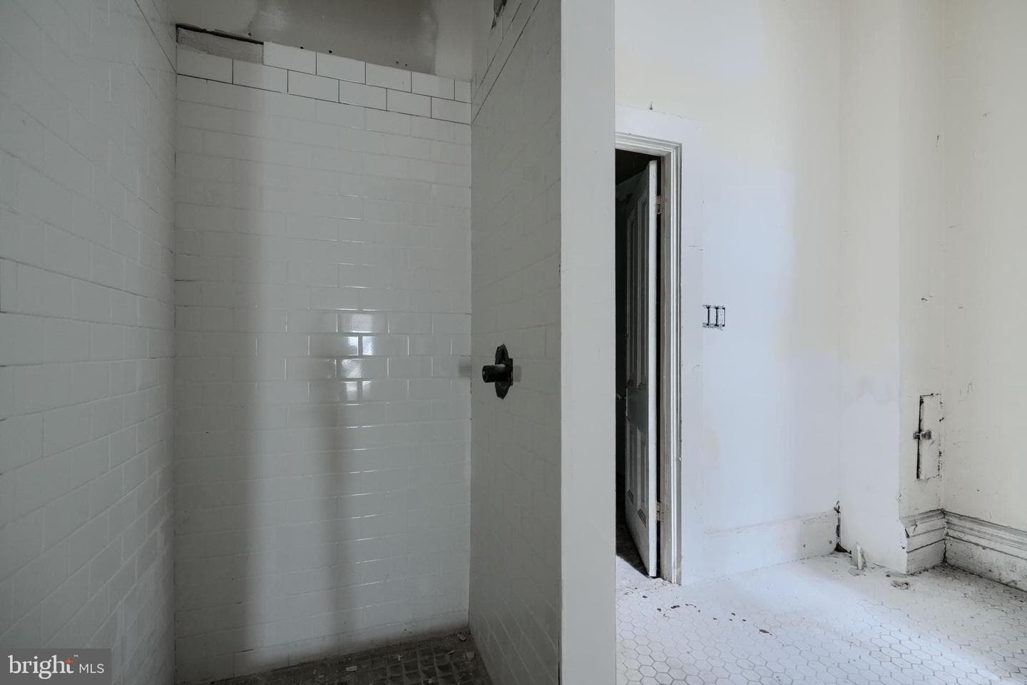 2530 Madison Avenue photo 13