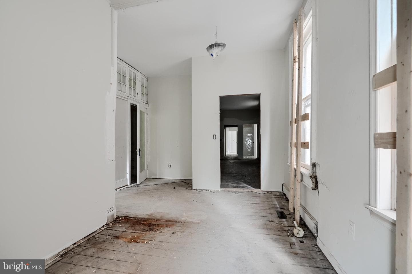 2530 Madison Avenue photo 16
