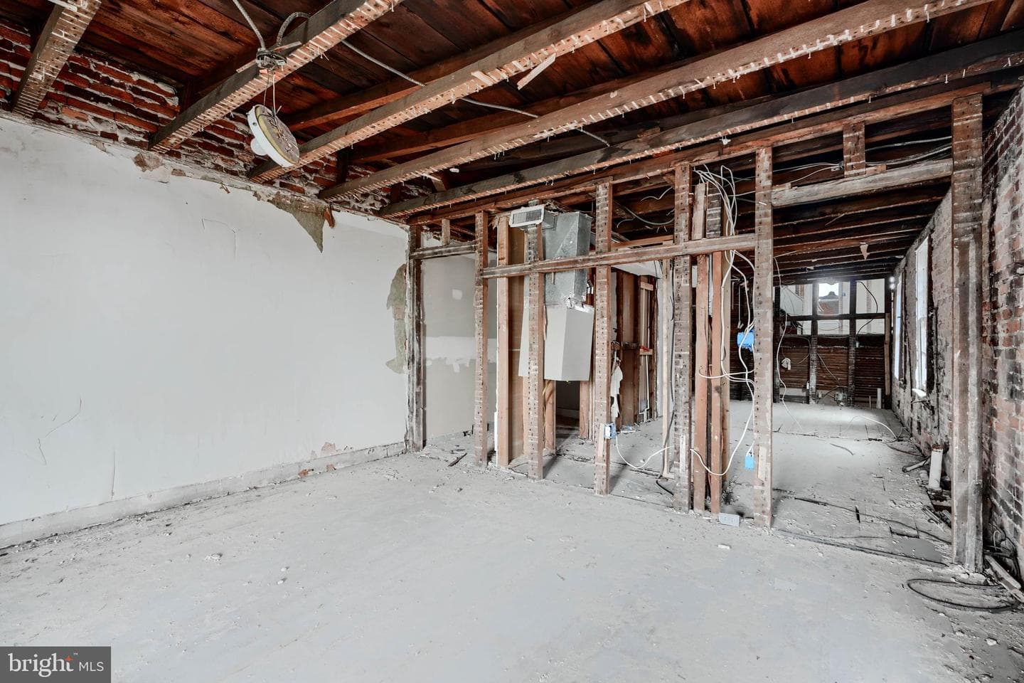 2530 Madison Avenue photo 37