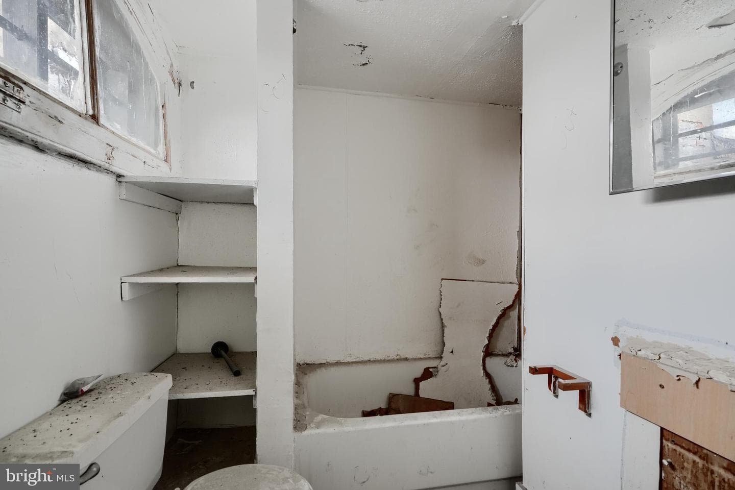 2530 Madison Avenue photo 44