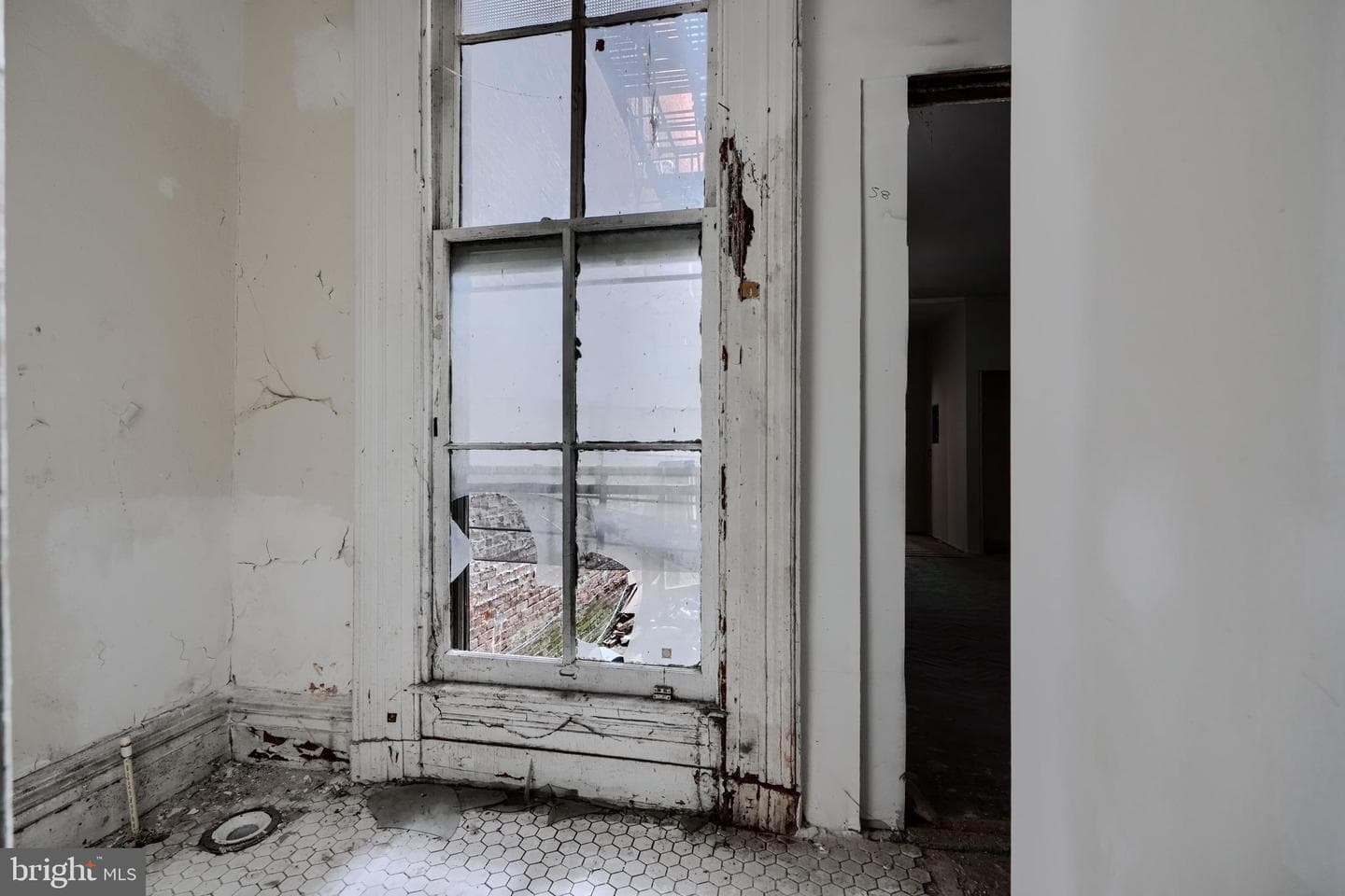 2530 Madison Avenue photo 9