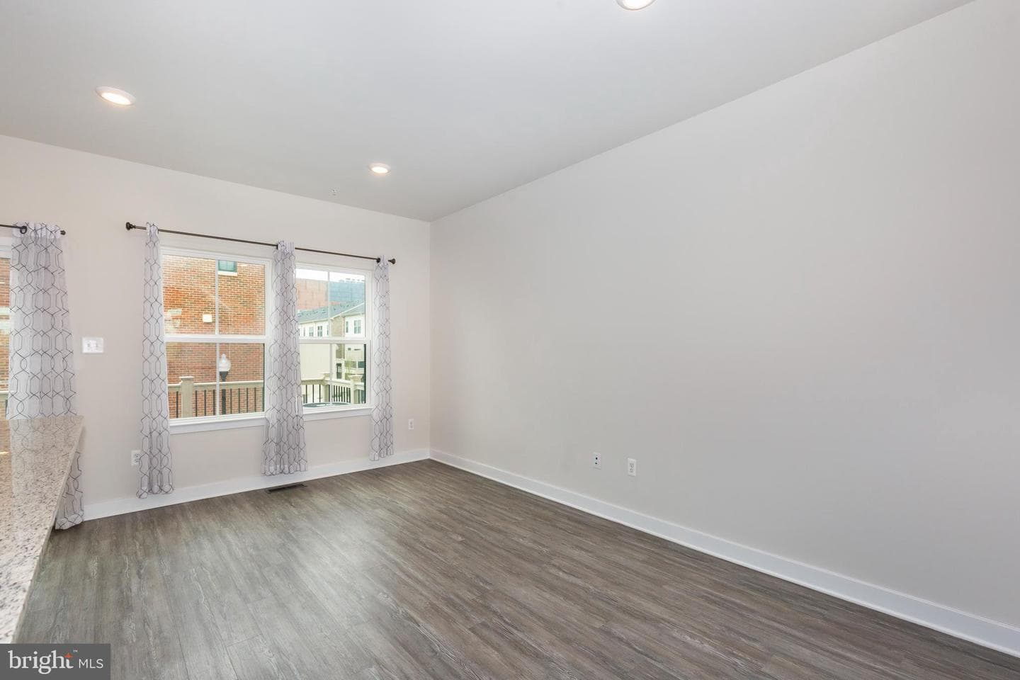 1809 E Chase Street photo 27