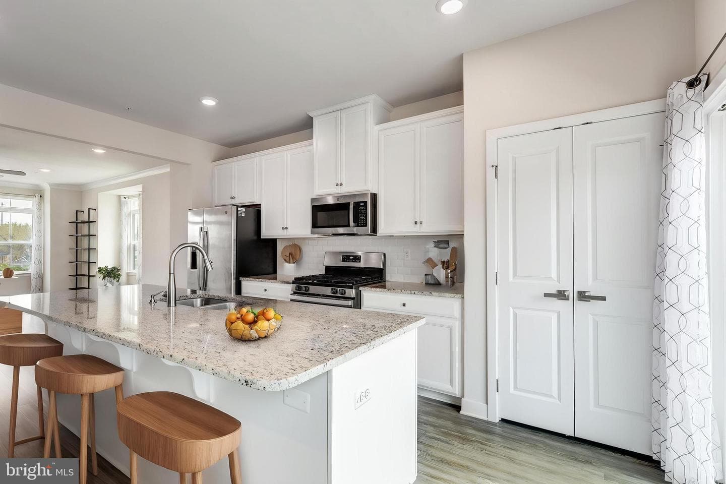1809 E Chase Street photo 28