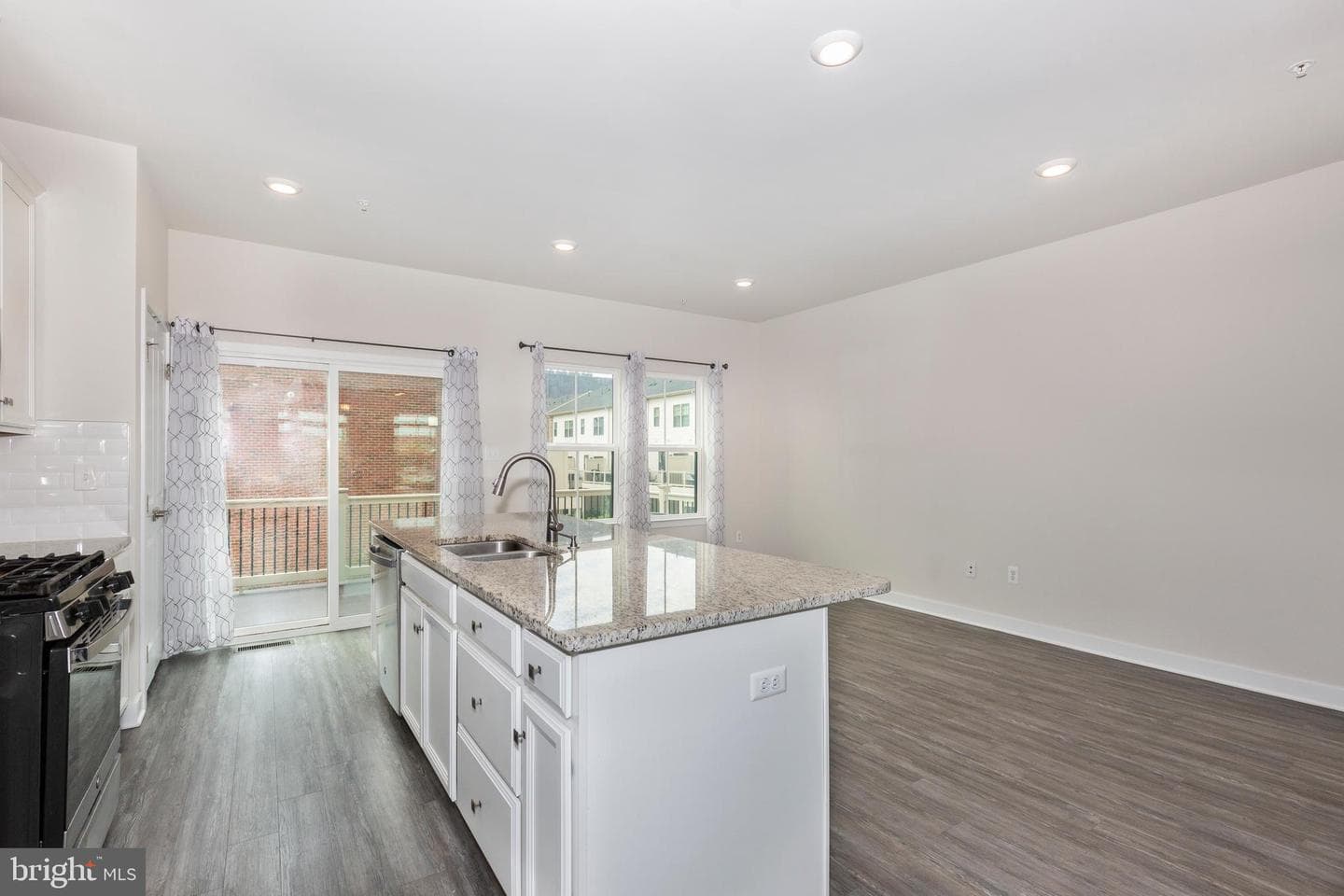 1809 E Chase Street photo 34
