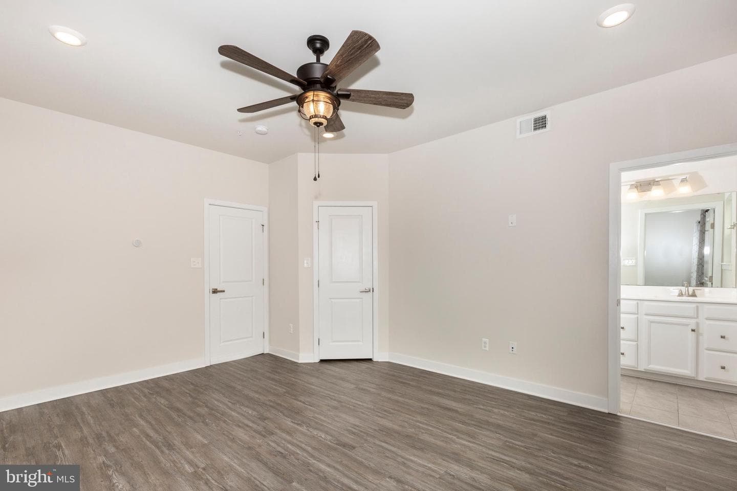 1809 E Chase Street photo 48