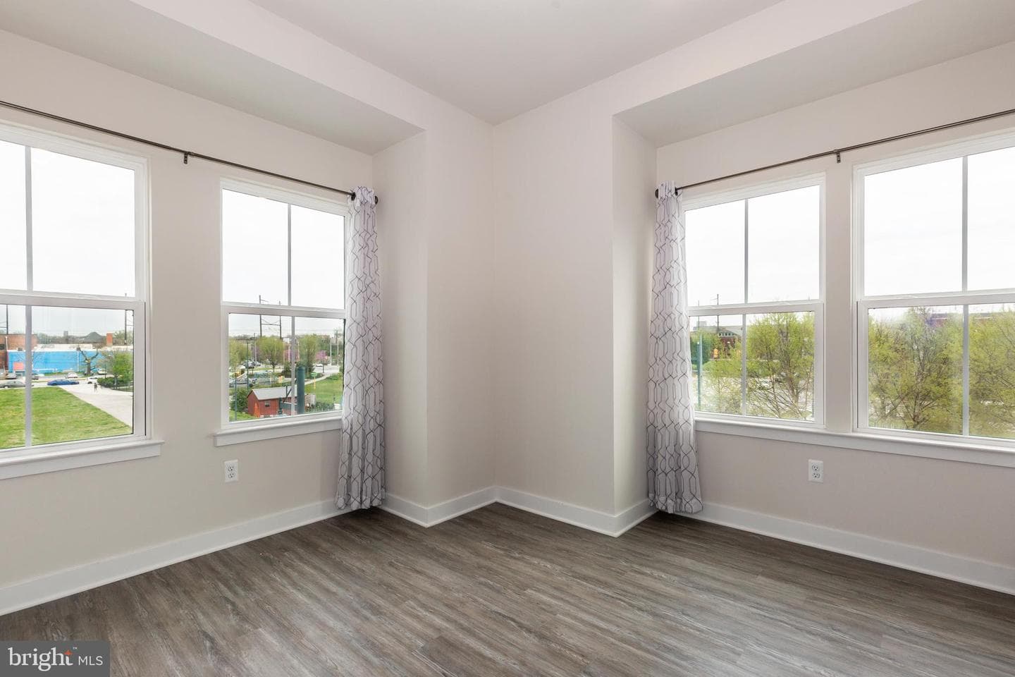 1809 E Chase Street photo 55