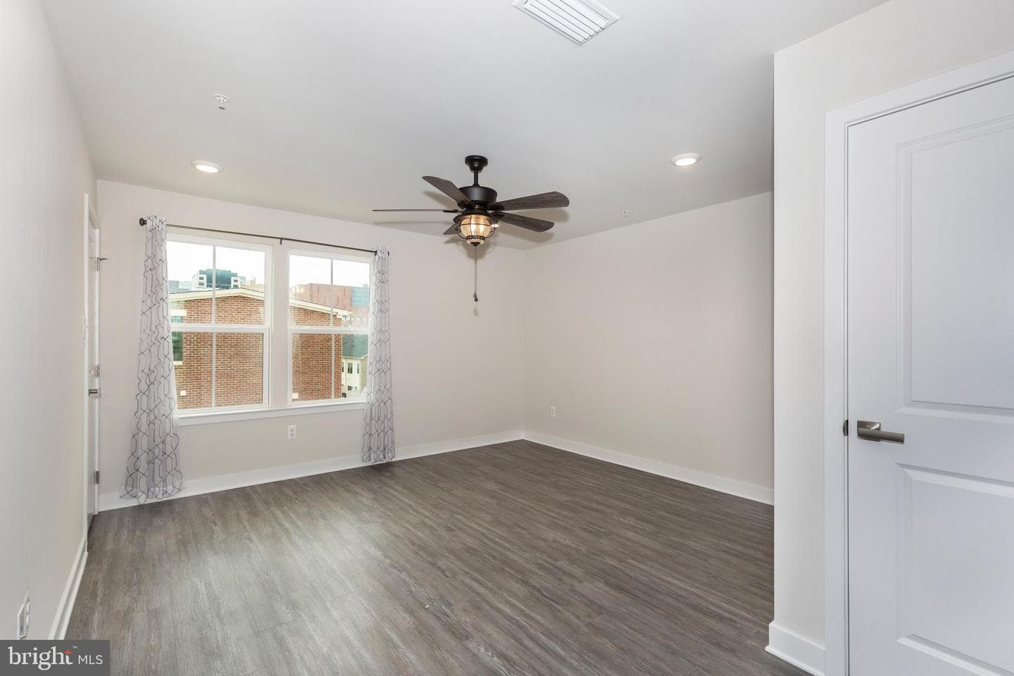 1809 E Chase Street photo 62