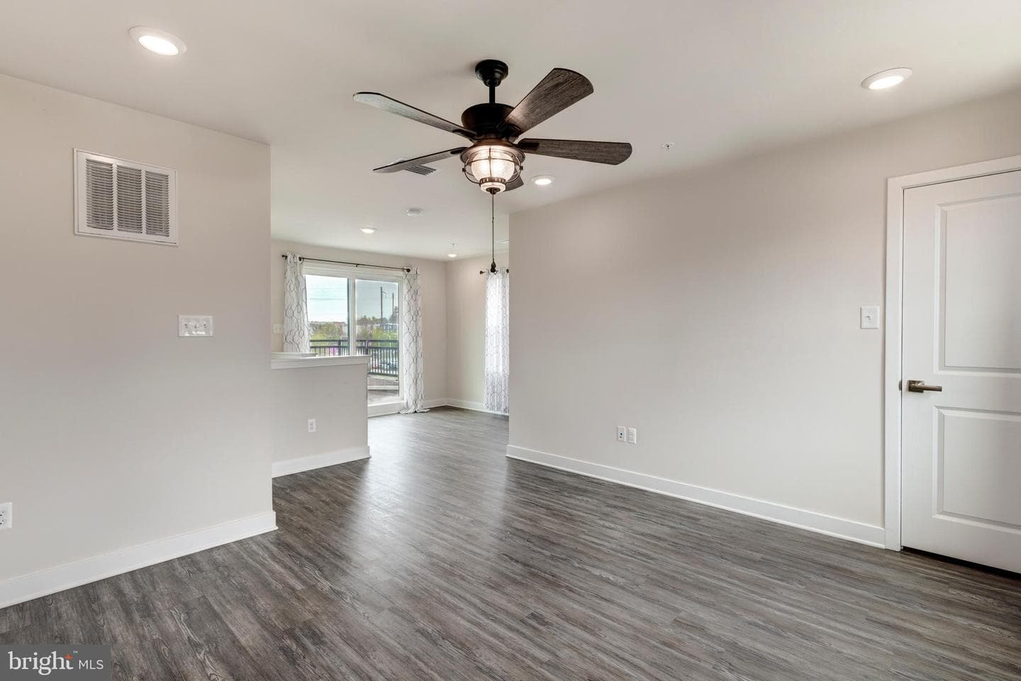 1809 E Chase Street photo 64
