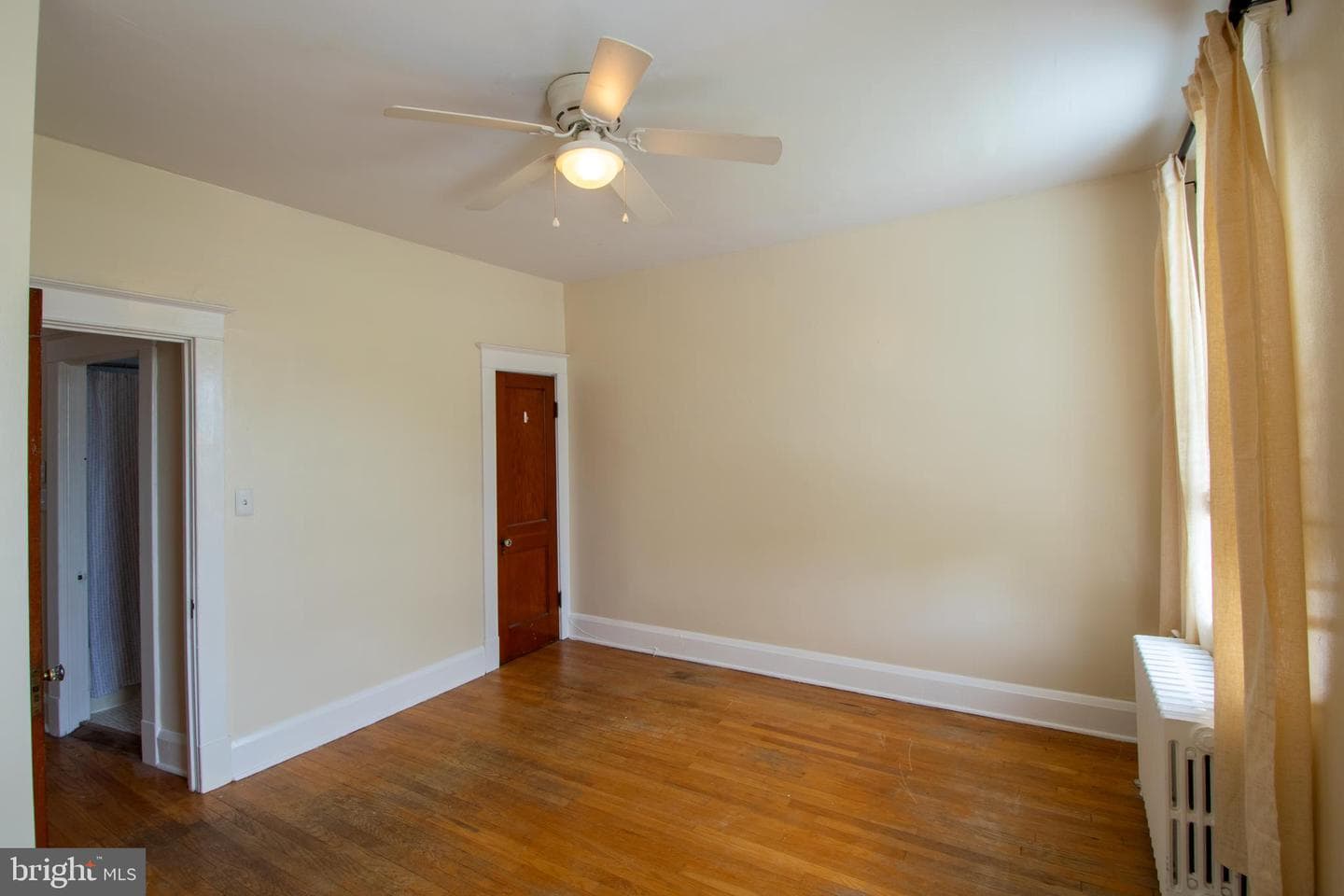 1323 W 41st Street photo 11