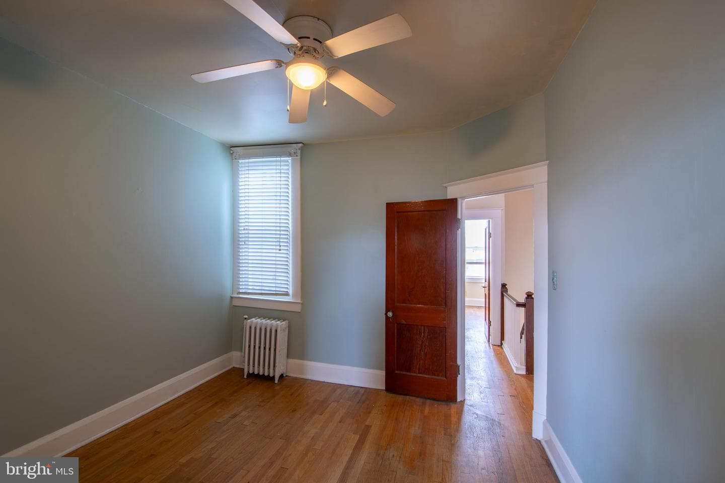 1323 W 41st Street photo 14